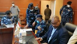  وزير الداخلية السوداني الفريق أول عز الدين الشيخ- أرشيفية