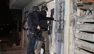 قوات أردوغان تداهم منازل أتراك