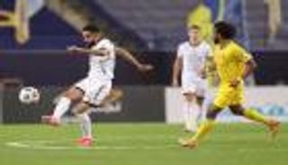 أحدها تاريخي.. 4 أهداف في النصر  تحفظ للشباب صدارة الدوري السعودي