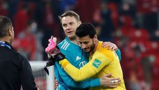 مانويل نوير ومحمد الشناوي