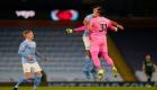 هل يسدد إيدرسون ركلات جزاء مانشستر سيتي؟.. جوارديولا يجيب