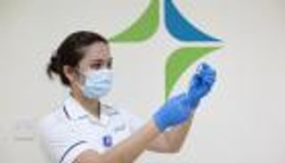 الإمارات تقدم 49967 جرعة جديدة من لقاح كورونا