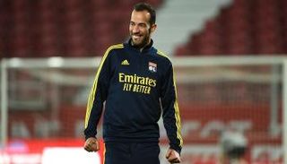 جمال بلعمري لاعب ليون الفرنسي