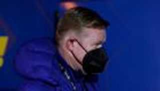 برشلونة ضد باريس سان جيرمان.. كومان لا يرمي المنديل