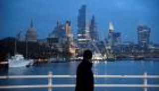 ضحايا إغلاق كورونا.. 700 ألف بريطاني اضطروا للتخلي عن عملهم الخاص