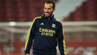 الجزائري جمال بلعمري مدافع ليون الفرنسي