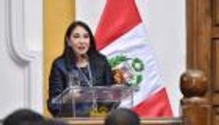 جرعة كورونا "تطيح" بوزيرة خارجية البيرو