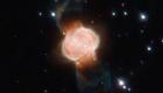 عدسة هابل تلتقط صورة لـ"فراشة فضائية"