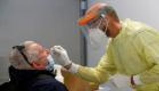 انخفاض إصابات كورونا بإيطاليا.. وارتفاع الوفيات