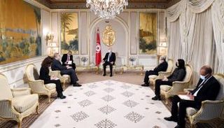 الرئيس التونسي خلال استقباله المبعوث الأممي لليبيا