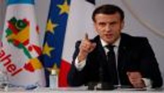 الساحل الأفريقي.. ماكرون يقاوم الضغوط ويتعهد بتوسيع العمليات