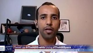 هزاع المنصوري خلال مداخلته في الفعالية 