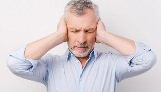 كشف أسباب وخطورة طنين الأذن