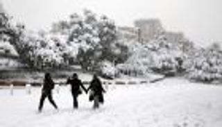 10 صور لأقوى موجة برد تضرب اليونان منذ 10 سنوات