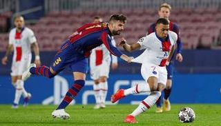 بيكيه أسقط برشلونة ضد باريس سان جيرمان