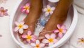 حمام القدم الدافئ.. استرخاء وتقوية للمناعة