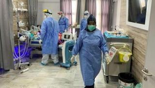 أطقم طبية في أحد المستشفيات الليبية