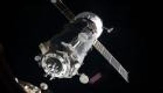 المركبة "بروجريس" تلتحم بالمحطة الدولية.. يدويا