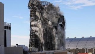 هدم فندق وكازينو 