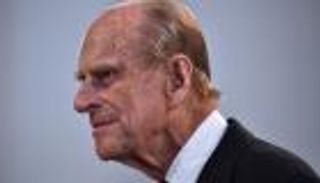 نقل الأمير فيليب إلى المستشفى.. هل لكورونا علاقة؟