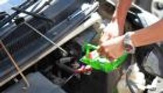 5 خطوات لتتمكن من إزالة بطارية سيارتك بنفسك