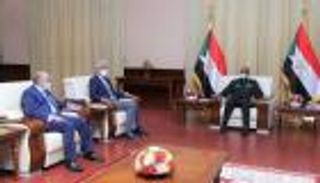 مبعوث الاتحاد الأفريقي في السودان يبحث تطورات المسار الانتقالي 