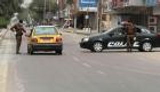 إجراءات حظر وجائحة فقر.. سلالة كورونا المتحورة تبدد آمال العراقيين 