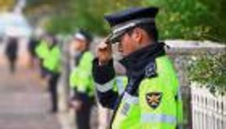 رجل يحتفظ بجثة والدته في منزله 30 عاما.. ما السر؟