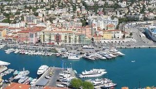 نيس الفرنسية