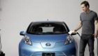 6 سيارات يمتلكها نجم هوليوود "رايان راينولدز".. أسطول "غريب"