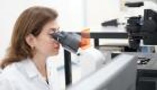 دراسة إماراتية: المدخنون أكثر عرضة لتغير "الميكروبيوم تحت اللثة"