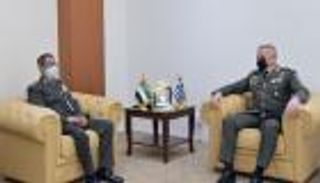 رئيس أركان القوات المسلحة الإماراتية يستقبل عددا من ضيوف "آيدكس"