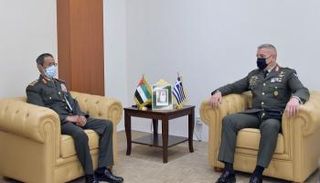 رئيس أركان القوات المسلحة يستقبل عددا من ضيوف المعرض