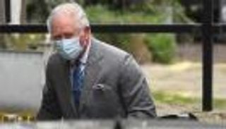 بالصور.. تشارلز أول زائري الأمير فيليب في مستشفى لندن