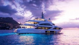 يخت الأثرياء "فوسيا"