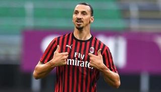 زلاتان إبراهيموفيتش مهاجم ميلان