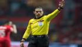 بالفيديو.. حكم يحرس مرمى فريق في الدوري المكسيكي