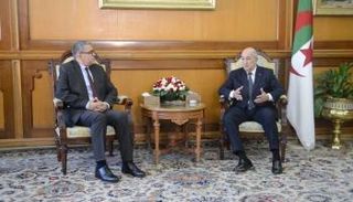 الرئيس الجزائري ورئيس وزرائه  عبد العزيز جراد - أرشيفية