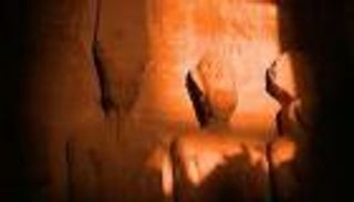 صور.. تعامد الشمس على وجه رمسيس الثاني في أسوان