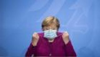 بعد مخاوف من موجة ثالثة لكورونا.. ميركل تدعو لـ"استراتيجية حذرة"