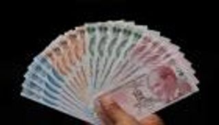 عودة اسم صهر أردوغان للساحة تهبط بالليرة التركية