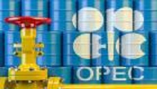 كيف ترى أوبك وشركات النفط الأمريكية مستقبل الخام الصخري؟