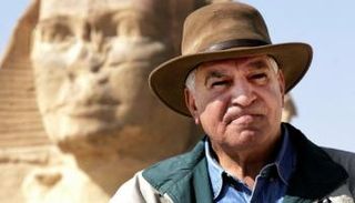 عالم المصريات زاهي حواس