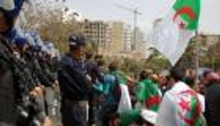 حراك الجزائر.. إحباط مخطط إخواني لاستهداف المتظاهرين