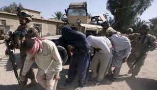 عناصر من داعش في قبضة القوات العراقية (أرشيفية)