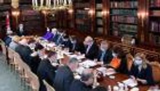 رئيس تونس يؤكد لسفراء أوروبا حرصه على بناء دولة القانون