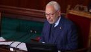 الغنوشي.. "أخطر رجل" يقود تونس لحرب أهلية