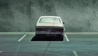 سيارة في مرآب - أرشيفية