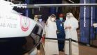 "البواردي" يقوم بجولة في "آيدكس 2021".. رسائل ثناء