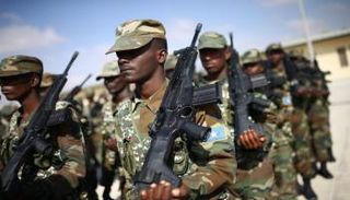 قوات من الجيش الصومالي تمشط إحدى القرى- أرشيفية